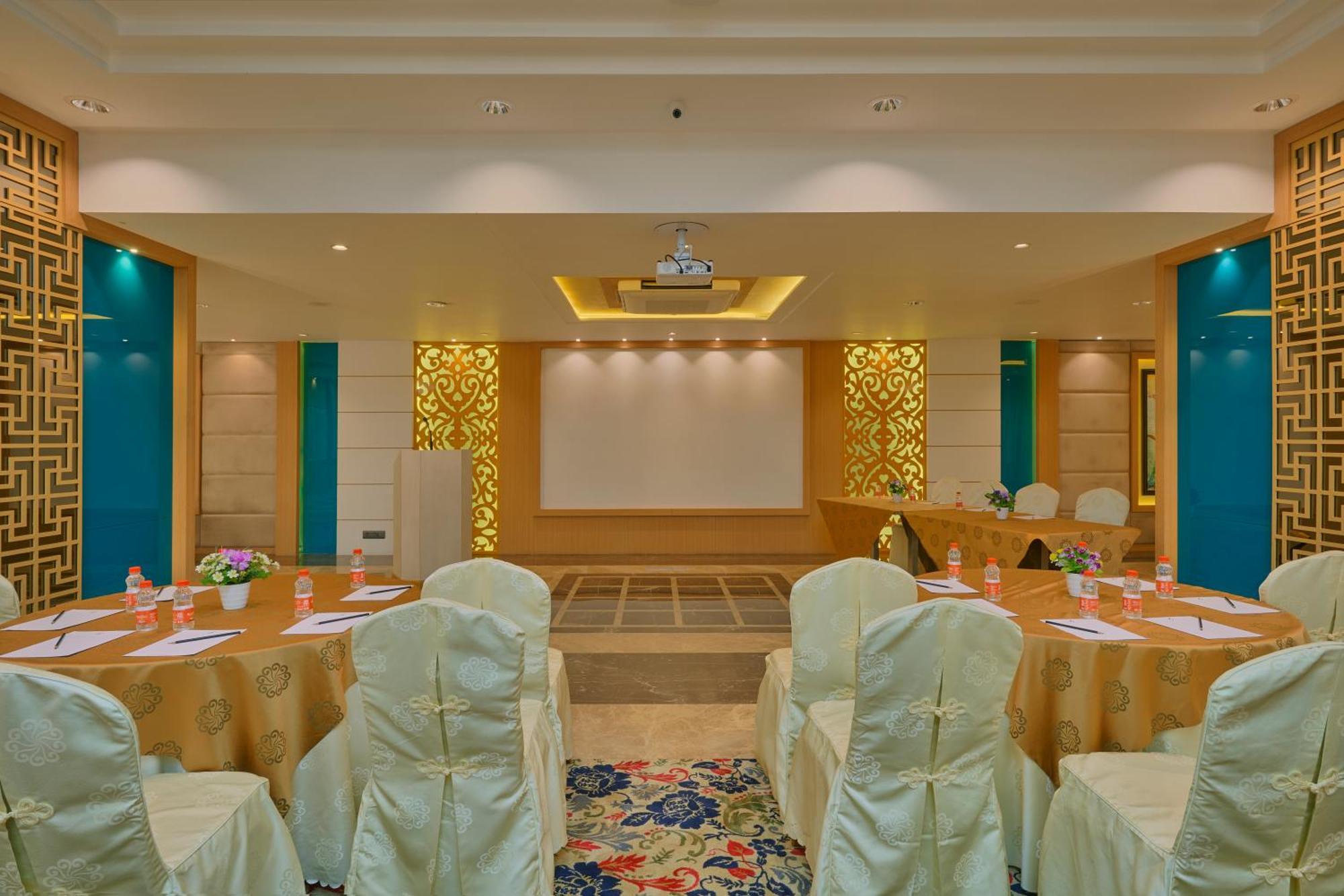 Skk Blu Hotel & Spa Udaipur Luaran gambar