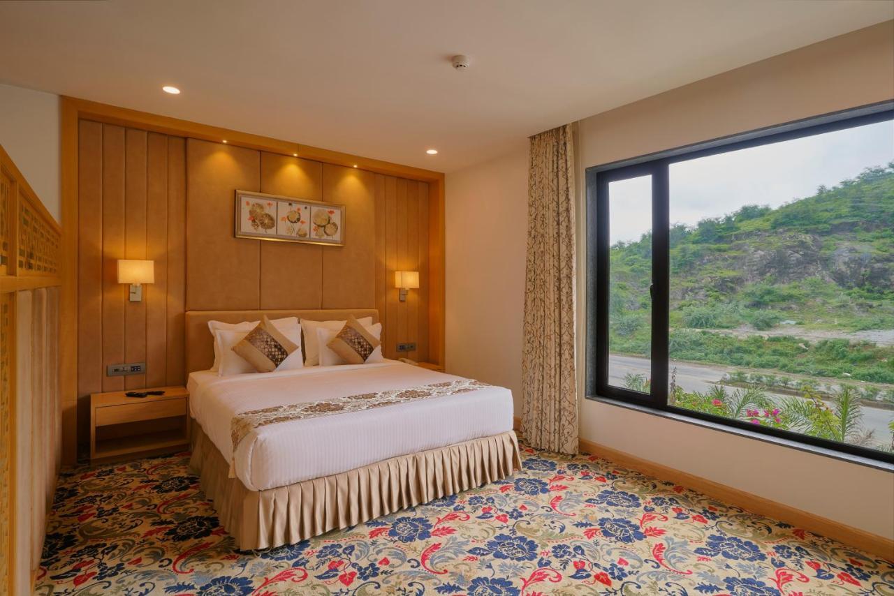 Skk Blu Hotel & Spa Udaipur Luaran gambar