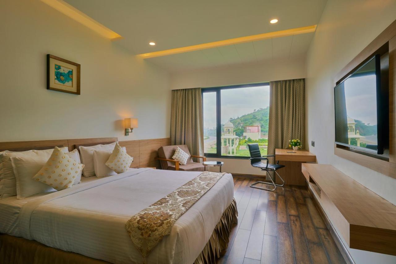 Skk Blu Hotel & Spa Udaipur Luaran gambar